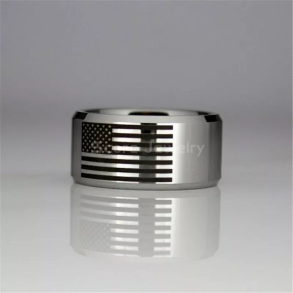 👑Men 8MM wide titanium stainless steel flag ring - Picture 4 of 7